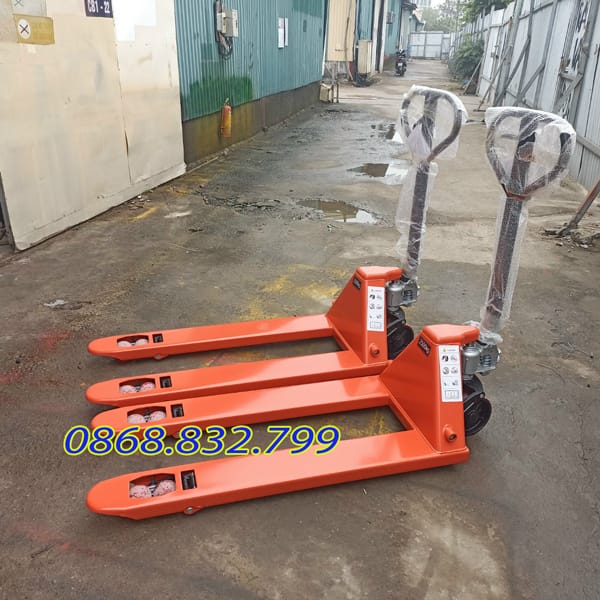 xe nang tay 2500kg