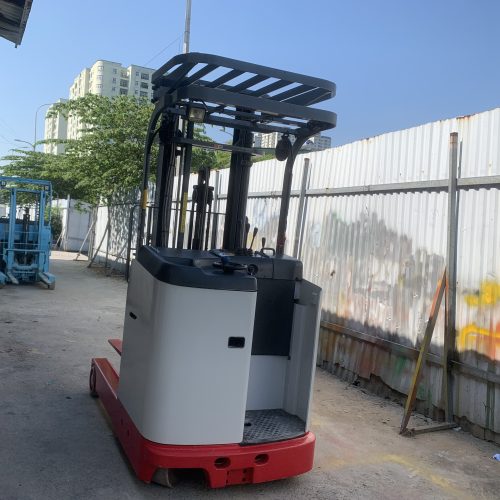 Xe nang dien dung lai e1672214116966