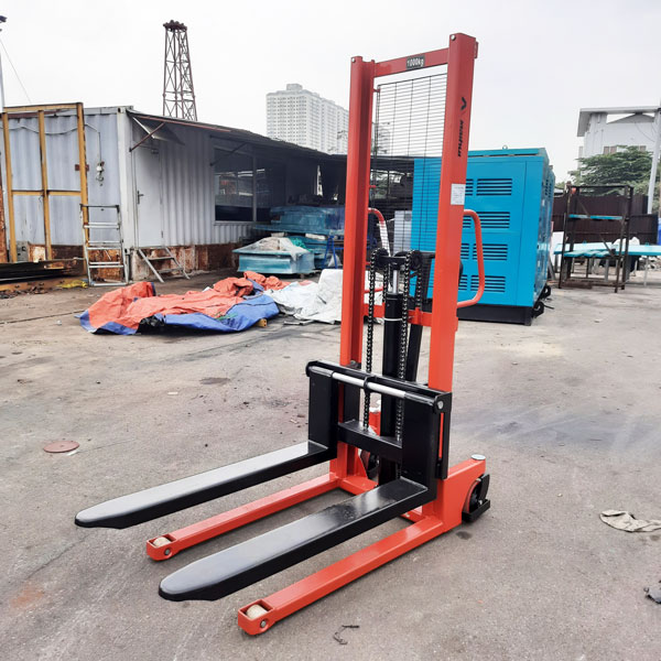 Khám Phá Xe Nâng Tay Cao Tại Hà Nội - Giải Pháp Hoàn Hảo Cho Kho Bãi 8 Xe nang tay cao 1 tan 1.6m co phanh .3