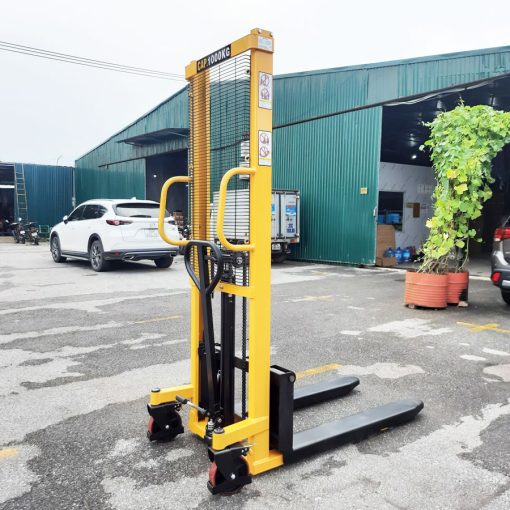 Xe nang tay cao 1 tan 1.6m hang Waylift