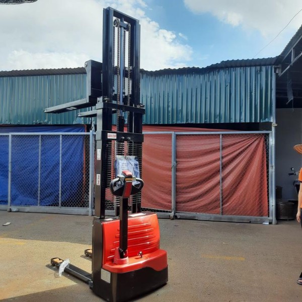Top 4 xe nâng điện đi bộ lái chất lượng nhất hiện nay 8 Xe nâng điện đi bộ lái hãng Jiangsu