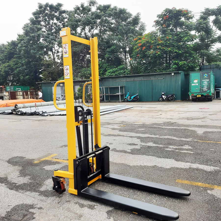Hướng dẫn sử dụng xe nâng tay cao an toàn hiệu quả 4 Hướng dẫn sử dụng xe nâng tay cao an toàn hiệu quả