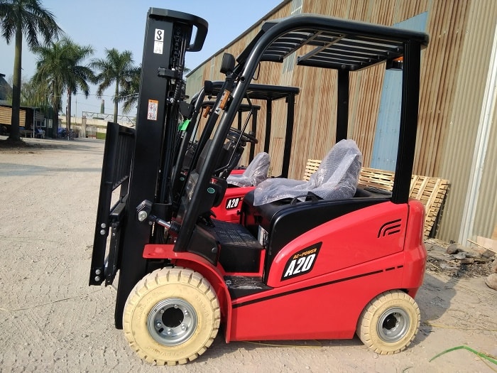 Xe Nâng Điện Ngồi Lái - Hiệu Suất Vượt Trội Cho Nhà Máy Tương Lai 8 Xe Nâng Điện Ngồi Lái - Hiệu Suất Vượt Trội Cho Nhà Máy Tương Lai