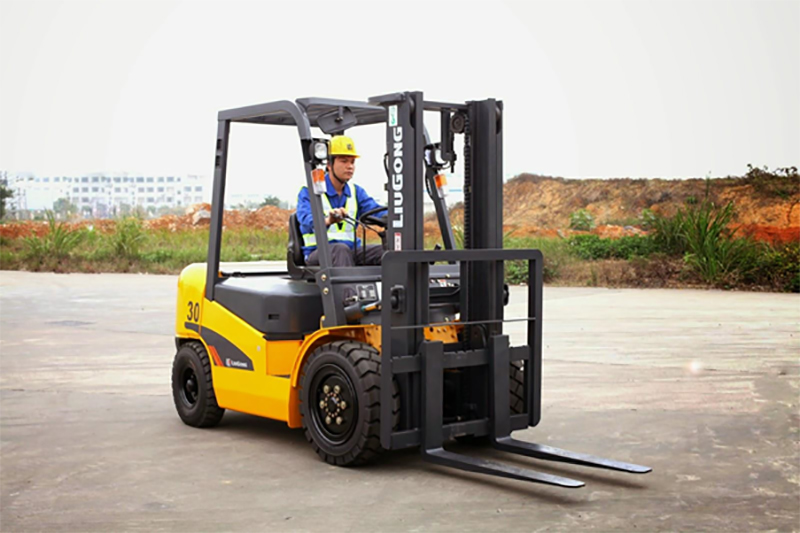 Xe Nâng Điện Ngồi Lái - Hiệu Suất Vượt Trội Cho Nhà Máy Tương Lai 12 Xe Nâng Điện Ngồi Lái - Hiệu Suất Vượt Trội Cho Nhà Máy Tương Lai