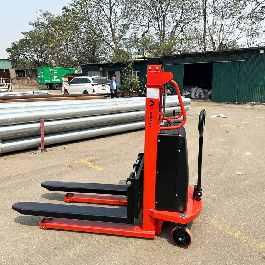 Xe nâng bán tự động 1,5 tấn nâng cao 2m CTD15/20 hãng Maihui 6 Xe nâng bán tự động 1,5 tấn nâng cao 2m CTD15/20 hãng Maihui