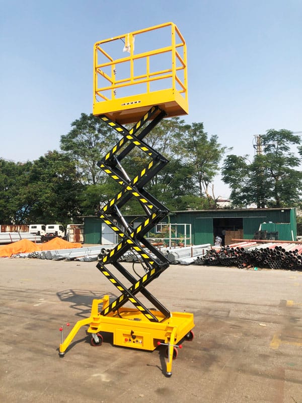 Bàn nâng điện là gì và có những loại nào phổ biến trên thị trường? 13 Bàn nâng điện di chuyển đẩy tay nâng cao 4m