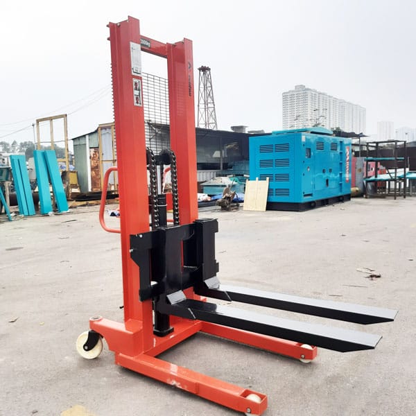 Khám Phá Xe Nâng Tay Cao Tại Hà Nội - Giải Pháp Hoàn Hảo Cho Kho Bãi 6 Xe nâng tay cao tại Hà Nội