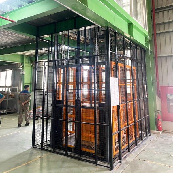 So Sánh Các Loại Thang Nâng Hàng Phổ Biến Trên Thị Trường 25 thang nang hang thuy luc 2 tan nang cao 4m