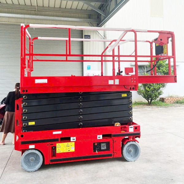 Có nên dùng Thang nâng người để làm việc trên cao ở các công trình xây dựng? 12 Thang nâng người tự hành di chuyển điện