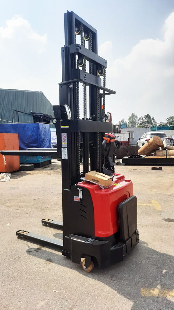 Xe nâng điện có bệ đứng lái 1,5 tấn nâng cao 4m CDD15/40 hãng Waylift 6 Xe nâng điện có bệ đứng lái 4m hãng Waylift