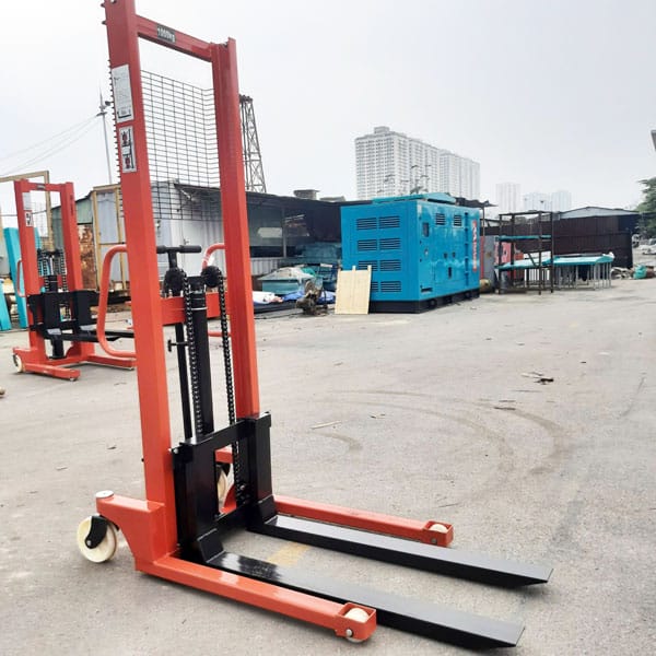 So Sánh Xe Nâng Tay Cao 1 Tấn Có Phanh Và Không Phanh – Nên Chọn Loại Nào? 12 Xe nâng tay cao 1 tấn không phanh CTY-A10/16 hãng Maihui